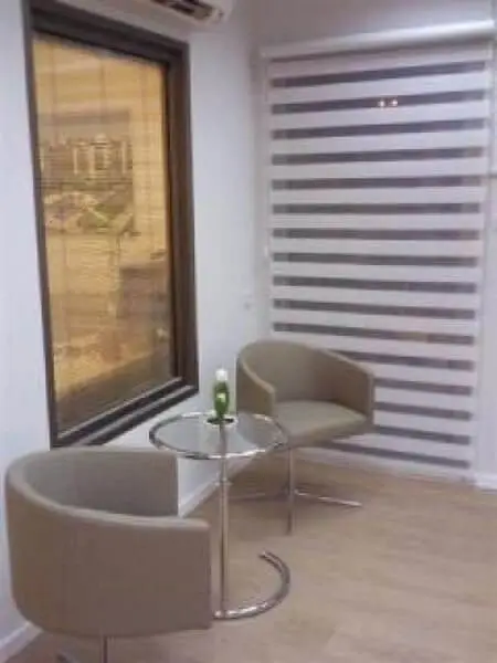 חברת אשדר: פרקט במשרד מכירות